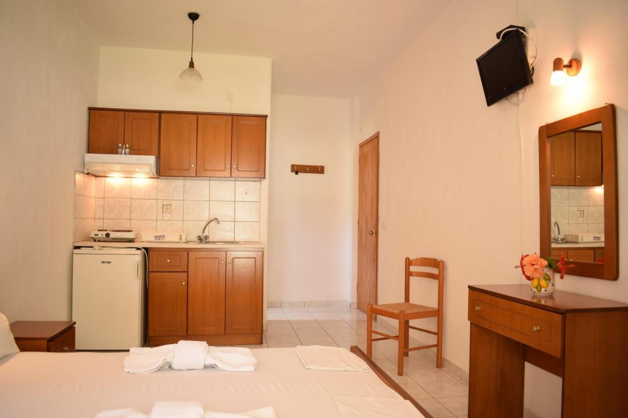 Nikis Rooms Kalamakia Extérieur photo